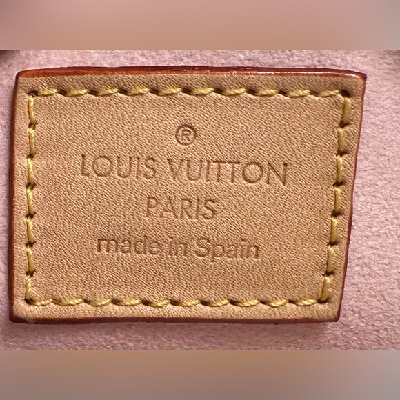 🩷Louis Vuitton Monogram Giant By The Pool 2.0 Elizabeth Pencil Pouch Rose🩷 - Picture 3 of 16